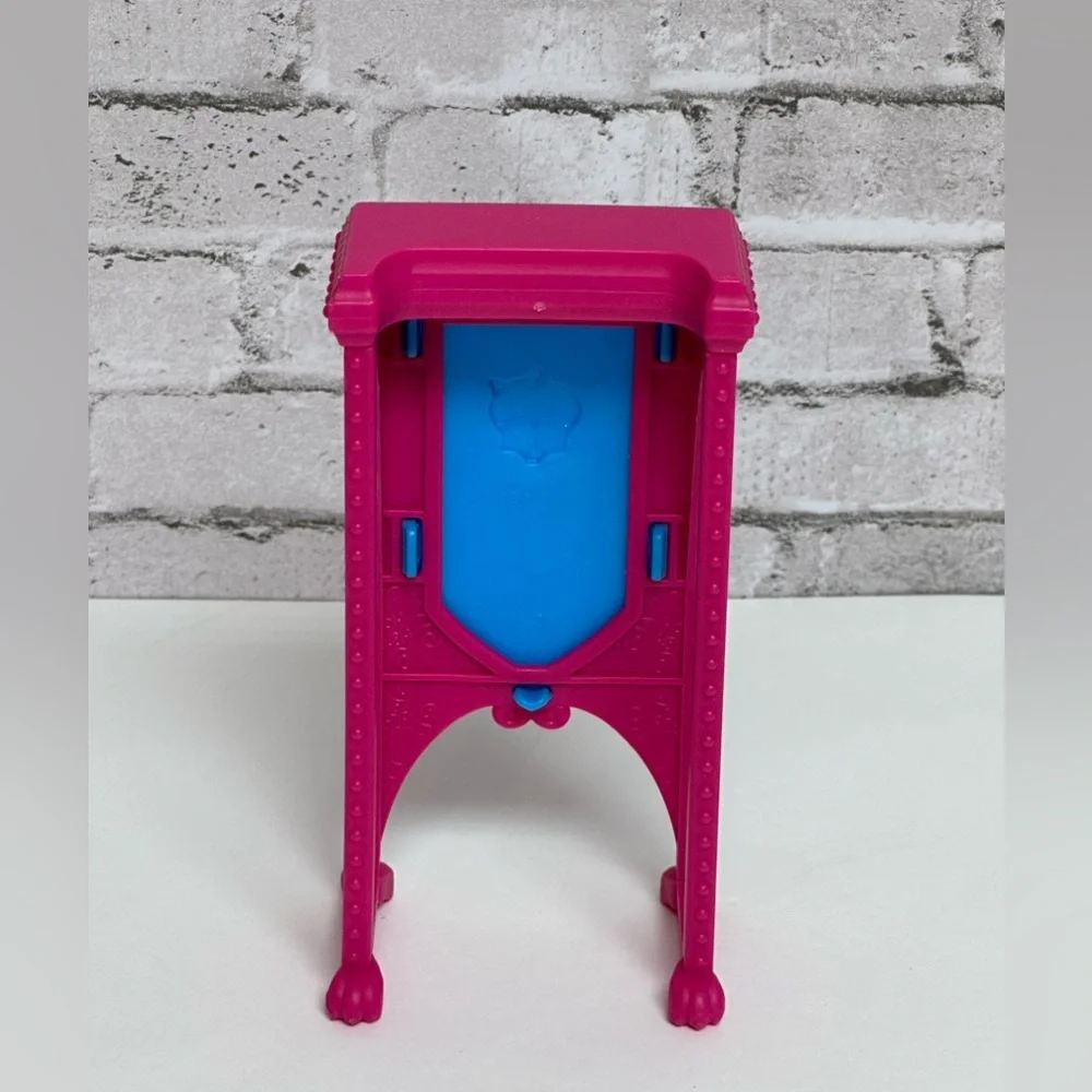 Monster High Deluxe High School Replacement Podium Console Table Furniture